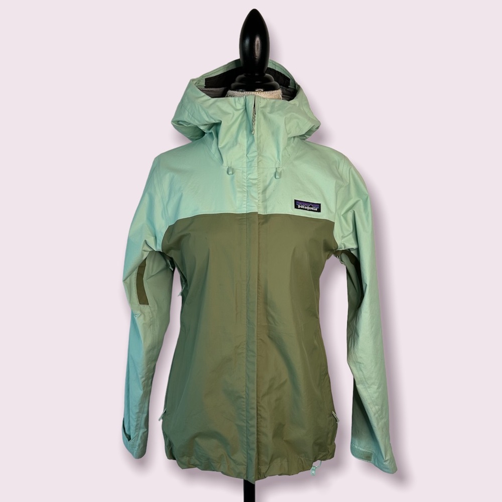 Patagonia Two Toned Waterproof Jacket Small